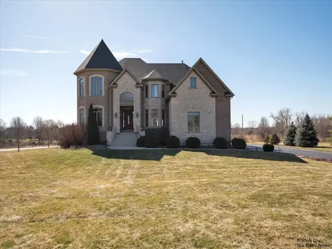 Exterior - 40 W655 Quiet Ter, Elgin, IL 60124 photo 11 of 13