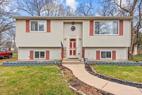 3006 E Hickory Dr, Wonder Lake, IL 60097