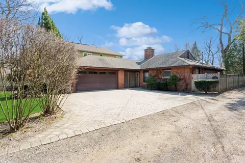 2758 Sheridan Rd, Evanston, IL 60201