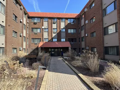 2021 S Wolf Rd #322, Hillside, IL 60162