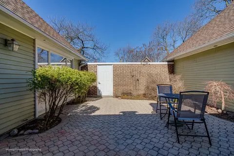 Exterior - 1 Old Saybrook On Auburn, Rolling Meadows, IL 60008 photo 5 of 7