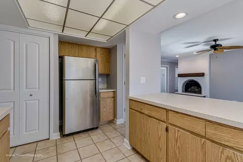 Kitchen - 1 Old Saybrook On Auburn, Rolling Meadows, IL 60008 photo 2 of 2