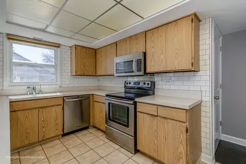 Kitchen - 1 Old Saybrook On Auburn, Rolling Meadows, IL 60008 photo 1 of 2
