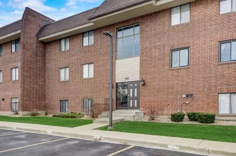 141 E Janata Blvd #1A, Lombard, IL 60148