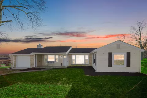2414 Waldron Rd, Kankakee, IL 60901