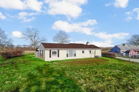 Exterior - 2414 Waldron Rd, Kankakee, IL 60901 photo 5 of 6