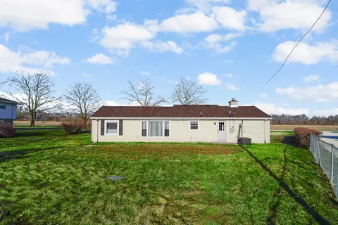 Exterior - 2414 Waldron Rd, Kankakee, IL 60901 photo 4 of 6