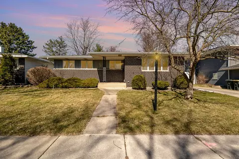 3016 192nd St, Lansing, IL 60438
