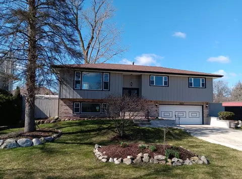 10136 S 81st Ave, Palos Hills, IL 60465