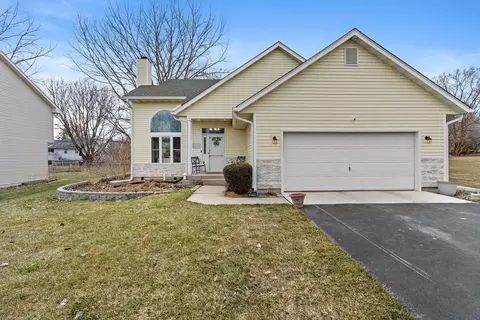 110 Staffordshire Dr NE, Poplar Grove, IL 61065