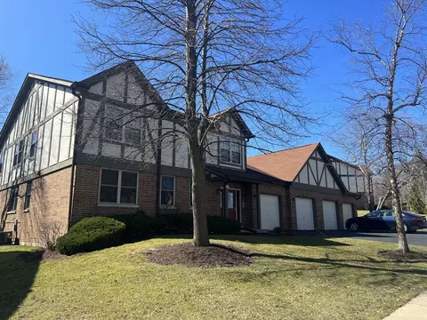 310 Carriage Way #1A, Bloomingdale, IL 60108