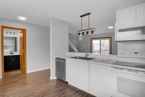 Kitchen - 317 Peppertree Ln, Aurora, IL 60504 photo 1 of 2