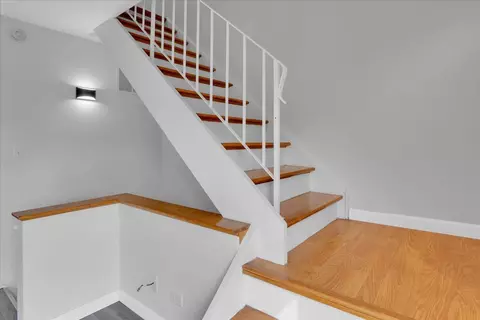 Entry Way - 317 Peppertree Ln, Aurora, IL 60504 photo 1 of 2