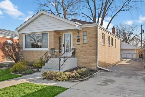 9743 S Utica Ave, Evergreen Park, IL 60805