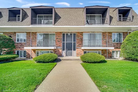 18334 Myrtle Ct #3C, Lansing, IL 60438
