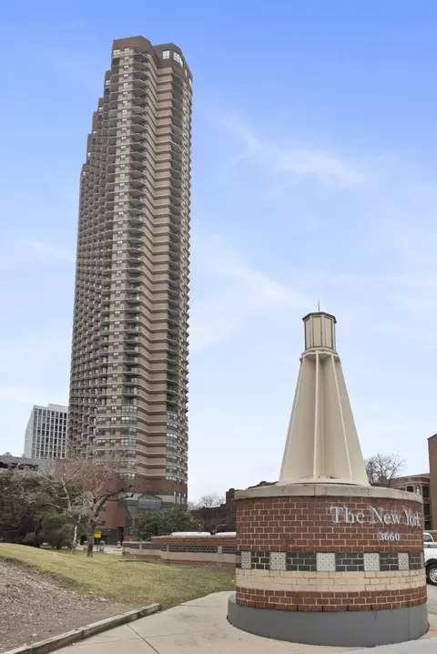 3660 N Lake Shore Dr #2904, Chicago, IL 60613