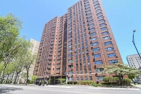 2909 N Sheridan Rd #1304, Chicago, IL 60657