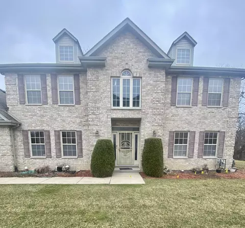18431 Stonecreek Dr, Hazel Crest, IL 60429