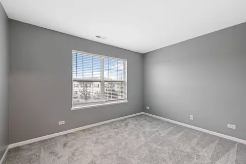 Other - 272 Comstock Dr, Elgin, IL 60124 photo 6 of 9
