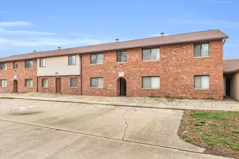 1801 Richardson Dr #3, Urbana, IL 61802
