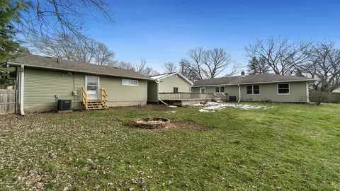 Exterior - 302 W Front St, Mount Morris, IL 61054 photo 19 of 20