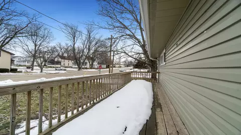 Exterior - 302 W Front St, Mount Morris, IL 61054 photo 14 of 20