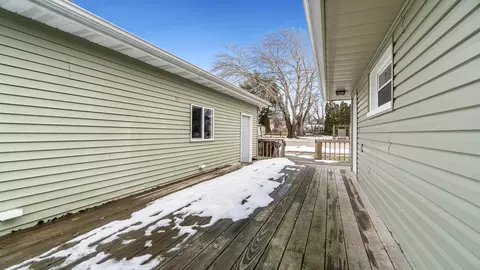 Exterior - 302 W Front St, Mount Morris, IL 61054 photo 16 of 20