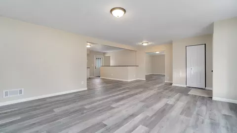 Living - 302 W Front St, Mount Morris, IL 61054 photo 3 of 4