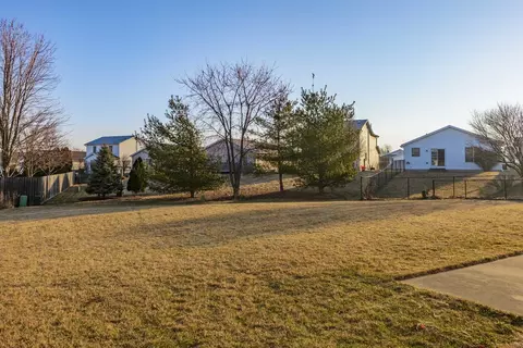 Exterior - 3410 Cornelius Dr, Bloomington, IL 61704 photo 10 of 10