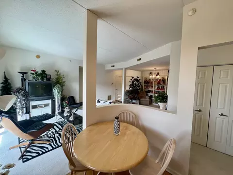 Dining - 715 Astor Ln #403, Wheeling, IL 60090 photo 1 of 1