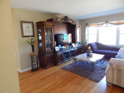8905 Plainfield Rd, Brookfield, IL 60513 photo 2