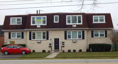 8905 Plainfield Rd, Brookfield, IL 60513