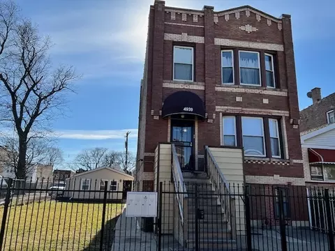 4939 W Walton St, Chicago, IL 60651