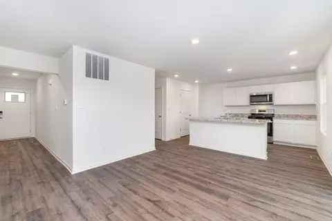Living - 616 Ensign Pl, Hebron, IN 46341 photo 2 of 2