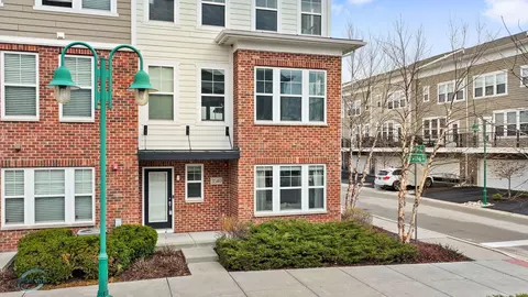 3540 Irving Pl, Woodridge, IL 60517