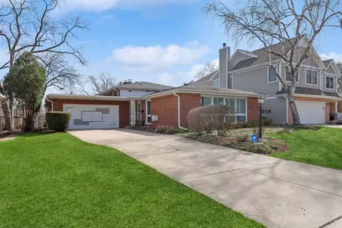 401 N Beverly Ln, Arlington Heights, IL 60004