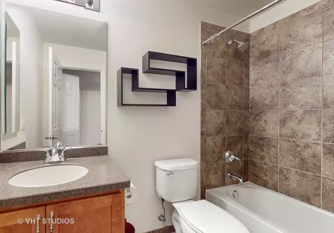 Bath - 1012 Pinehurst Ct, Elgin, IL 60124 photo 6 of 6