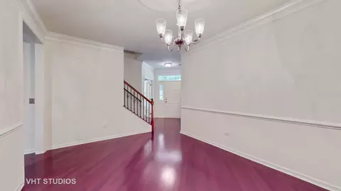 Entry Way - 1012 Pinehurst Ct, Elgin, IL 60124 photo 2 of 4