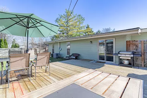 Exterior - 702 Nancy Ln, Mchenry, IL 60051 photo 3 of 4