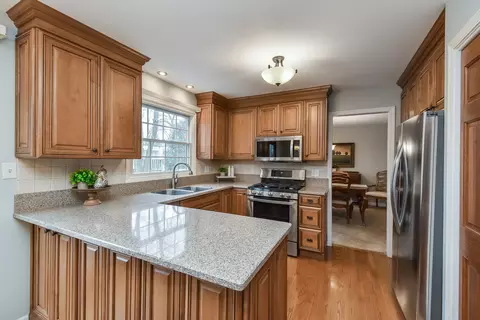 1909 Howard St, Wheaton, IL 60187 photo 7