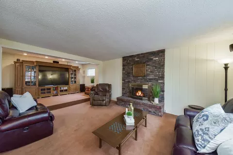 1909 Howard St, Wheaton, IL 60187 photo 10