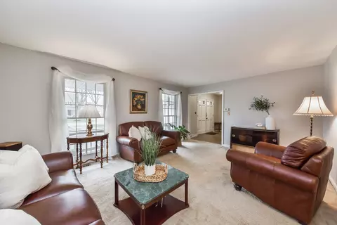 1909 Howard St, Wheaton, IL 60187 photo 4