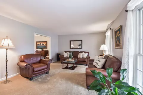 1909 Howard St, Wheaton, IL 60187 photo 3