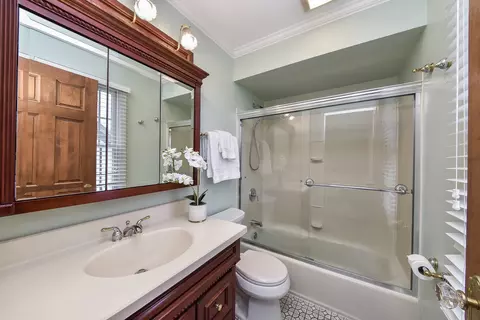 1909 Howard St, Wheaton, IL 60187 photo 12