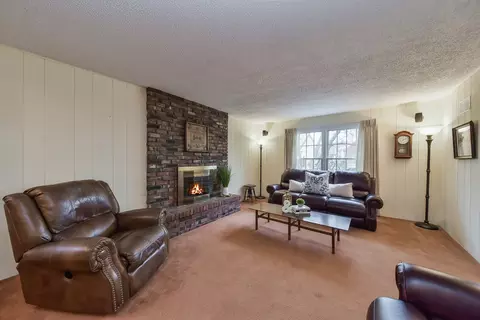 1909 Howard St, Wheaton, IL 60187 photo 9