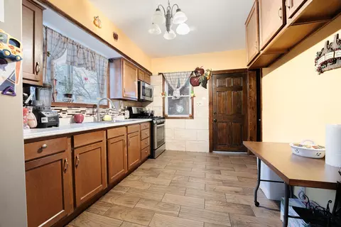 Kitchen - 40 E 151st St, Harvey, IL 60426 photo 1 of 5