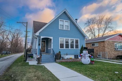 Exterior - 40 E 151st St, Harvey, IL 60426 photo 6 of 8