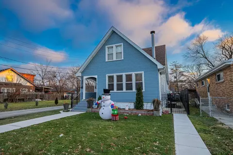 Exterior - 40 E 151st St, Harvey, IL 60426 photo 5 of 8