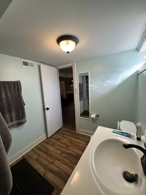 Bath - 40 E 151st St, Harvey, IL 60426 photo 3 of 5