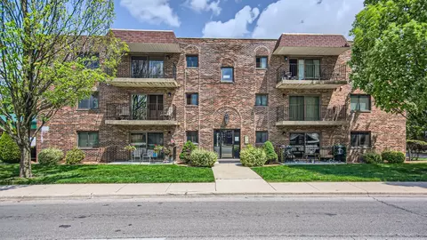 1940 183rd St #3D, Homewood, IL 60430